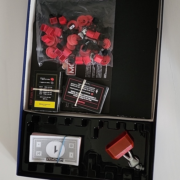 Monopoly Sore Losers Edition - Picture 2 of 3